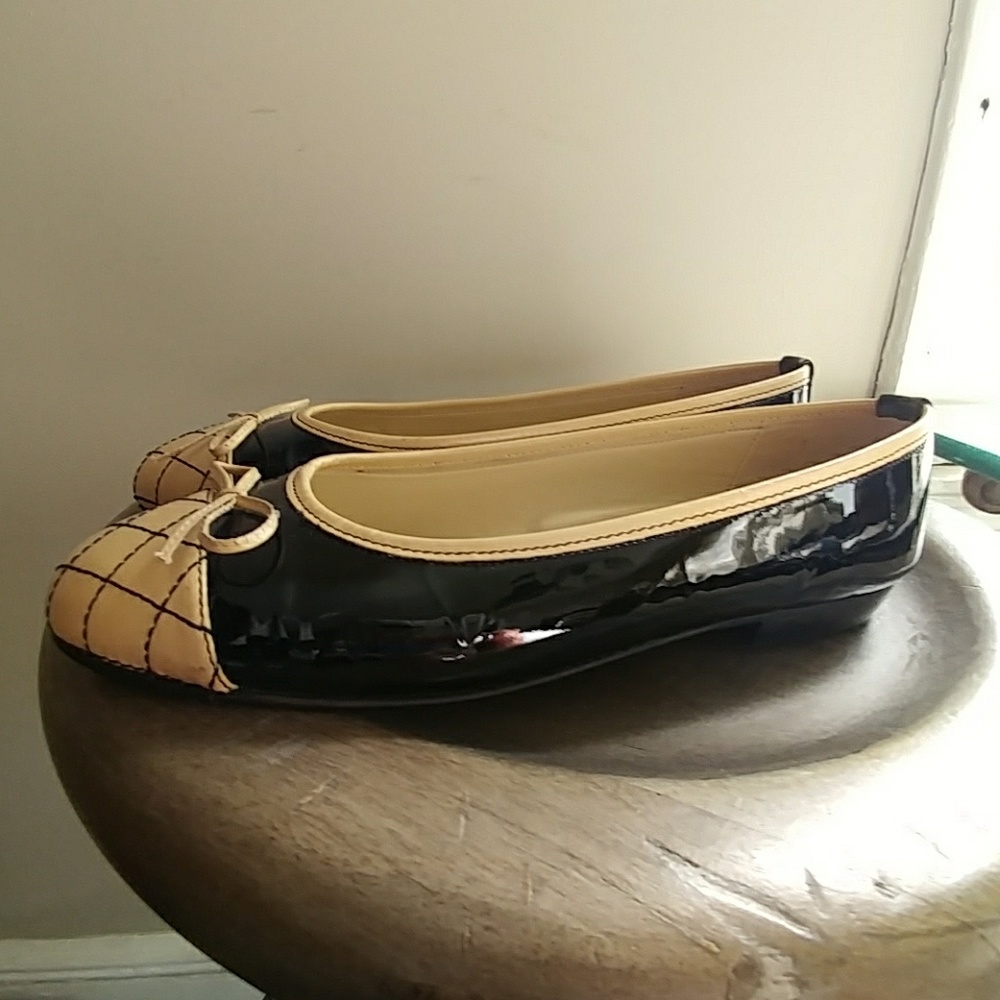 🔥VINTAGE BELLOFATTO QUILTED PATENT FLATS🔥 - Picture 2 of 5